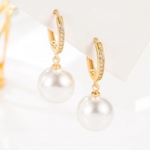 Şık ve Minimalist Gold 12 mm İnci Küpe – Kararma Yapmaz, Zirkon Detaylı Çelik Küpe Şık ve Minimalist Gold 12 mm İnci Küpe – Kararma Yapmaz, Zirkon Detaylı Çelik Küpe