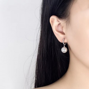 Şık ve Minimalist Gümüş 12 mm İnci Küpe – Kararma Yapmaz, Zirkon Detaylı Çelik Küpe Şık ve Minimalist Gümüş 12 mm İnci Küpe – Kararma Yapmaz, Zirkon Detaylı Çelik Küpe