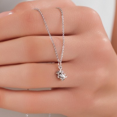 Minimal Yengeç Figürlü Zirkon Taşlı Gümüş Kaplama Kadın Kolye Minimal Yengeç Figürlü Zirkon Taşlı Gümüş Kaplama Kadın Kolye