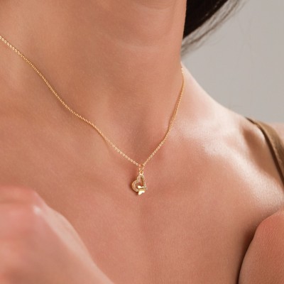 Kelebek Detaylı Kalp Kolye, Altın Kaplama & Zarif Tasarım