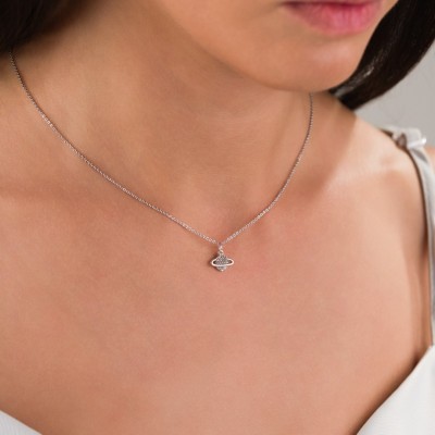 Gezegen Figürlü Zirkon Taşlı Kolye, Gümüş Renk | Işıltılı ve Modern Tasarım