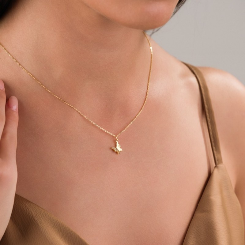 Minimal Kelebek Figürlü Zirkon Taşlı Kadın Kolye, Işıltılı ve Zarif Tasarımı - Gold Renk Minimal Kelebek Figürlü Zirkon Taşlı Kadın Kolye, Işıltılı ve Zarif Tasarımı - Gold Renk