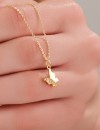 Minimal Kelebek Figürlü Zirkon Taşlı Kadın Kolye, Işıltılı ve Zarif Tasarımı - Gold Renk Minimal Kelebek Figürlü Zirkon Taşlı Kadın Kolye, Işıltılı ve Zarif Tasarımı - Gold Renk