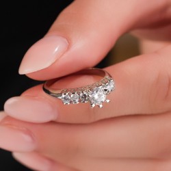 Zirkon Taşlı Gümüş Kaplama Kadın Tek Taş Çelik Yüzük | 18 Numara / 19 mm