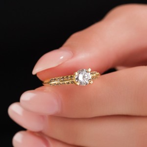Kadın Gold Renk Tektaş Yüzük-18 Numara, 19 mm İç Çap, Taşlı Zarif Model