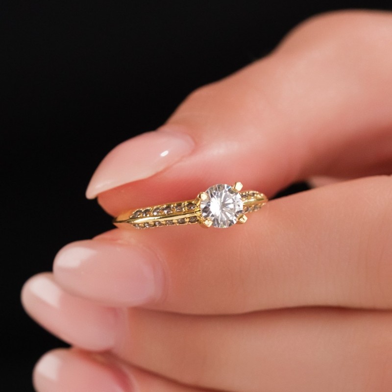 Kadın Gold Renk Tektaş Yüzük-18 Numara, 19 mm İç Çap, Taşlı Zarif Model Kadın Gold Renk Tektaş Yüzük-18 Numara, 19 mm İç Çap, Taşlı Zarif Model