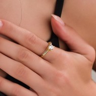 Kadın Gold Renk Tektaş Yüzük-18 Numara, 19 mm İç Çap, Taşlı Zarif Model