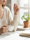 Minimalist Kadın Kolye, Zirkon Taşlı Kedi Figürü, Gold Kaplama, Kararmaz ve Antialerjik