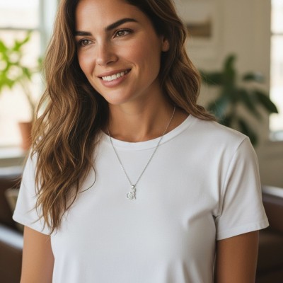 Minimalist Kadın Kolye, Zirkon Taşlı Kedi Figürü, Gümüş Kaplama, Kararmaz ve Antialerjik  Minimalist Kadın Kolye, Zirkon Taşlı Kedi Figürü, Gümüş Kaplama, Kararmaz ve Antialerjik