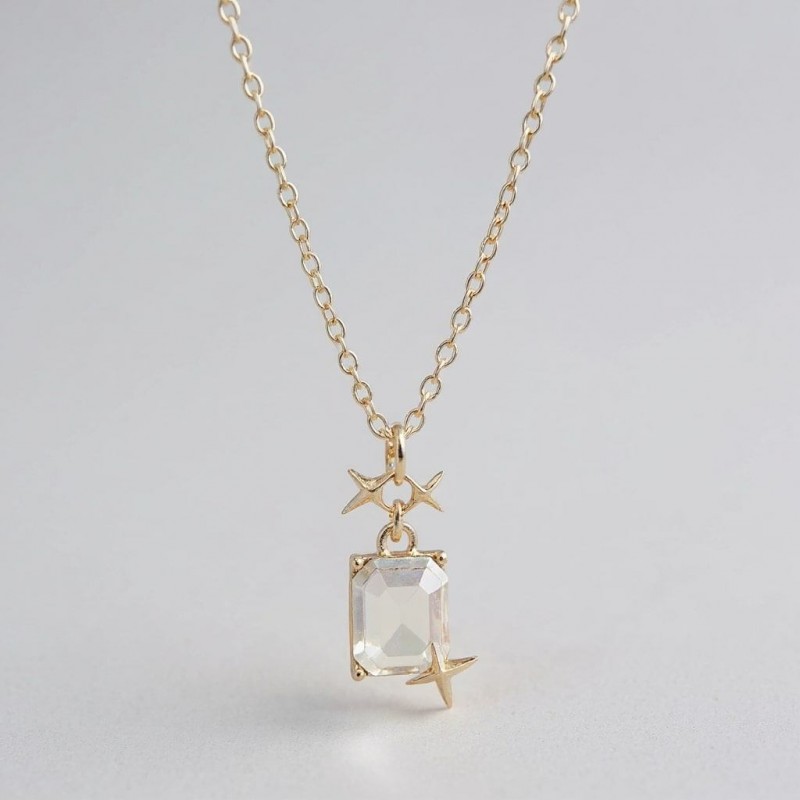 Minimal Kadın Kolye, Gold Zincir Üzerinde Yıldız ve Taş Detay