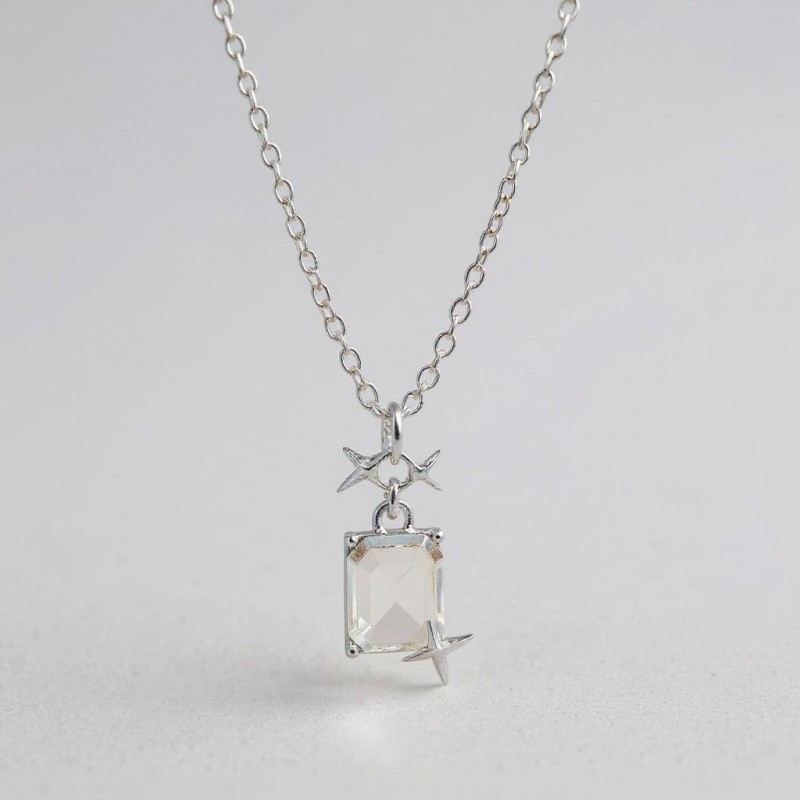 Minimal Kadın Kolye, Gümüş Zincir Üzerinde Yıldız ve Taş Detay