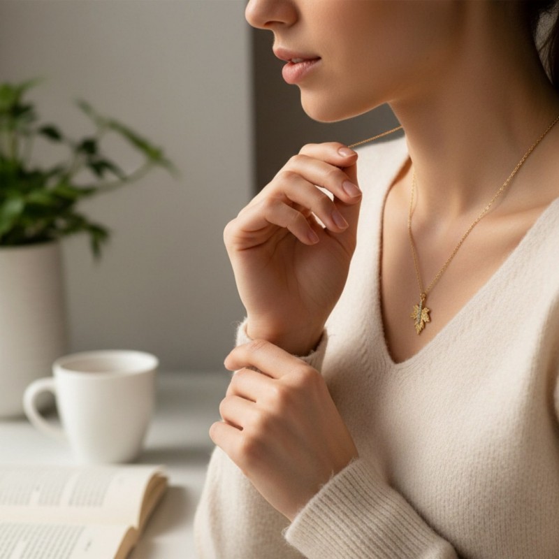 Kadın Gold Kararmaz Çelik Kolye - Zirkon Taşlı Çınar Yaprağı Model Zincir Kolye Kadın Gold Kararmaz Çelik Kolye - Zirkon Taşlı Çınar Yaprağı Model Zincir Kolye