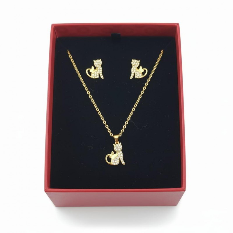 Kedi Figürlü Zirkon Taşlı Kolye Küpe Seti Gold Renk - Özel Hediye Kutulu Kedi Figürlü Zirkon Taşlı Kolye Küpe Seti Gold Renk - Özel Hediye Kutulu