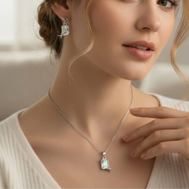 Baget Kesim Zirkon Taşlı Kolye Küpe Seti Gümüş Renk - Özel Hediye Kutulu Baget Kesim Zirkon Taşlı Kolye Küpe Seti Gümüş Renk - Özel Hediye Kutulu