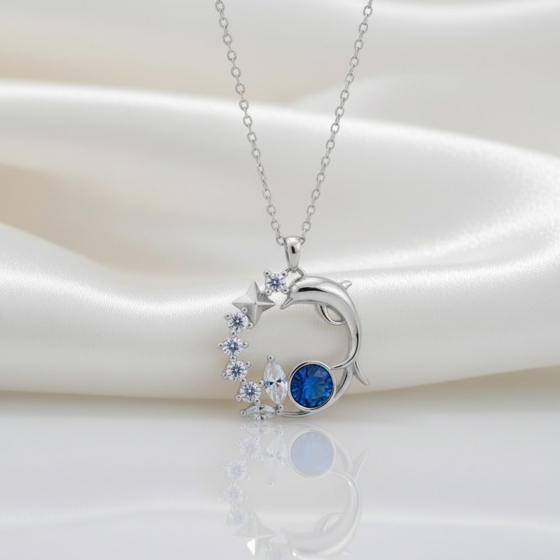 Zirkon Taşlı Yunus ve Yıldız Figürlü Gümüş Renk Kolye - Şans Temalı Kararmaz Takı