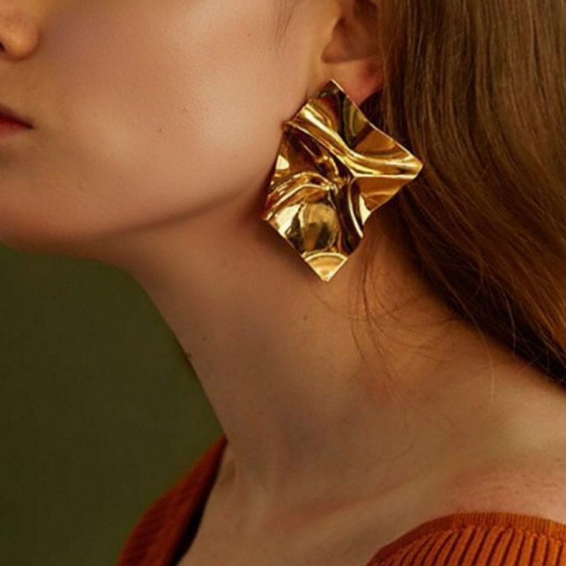 Vintage Görünümlü Geometrik Küpe - Büyük Boy Statement Gold Küpe Vintage Görünümlü Geometrik Küpe - Büyük Boy Statement Gold Küpe