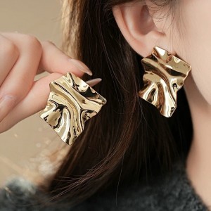 Vintage Görünümlü Geometrik Küpe - Büyük Boy Statement Gold Küpe