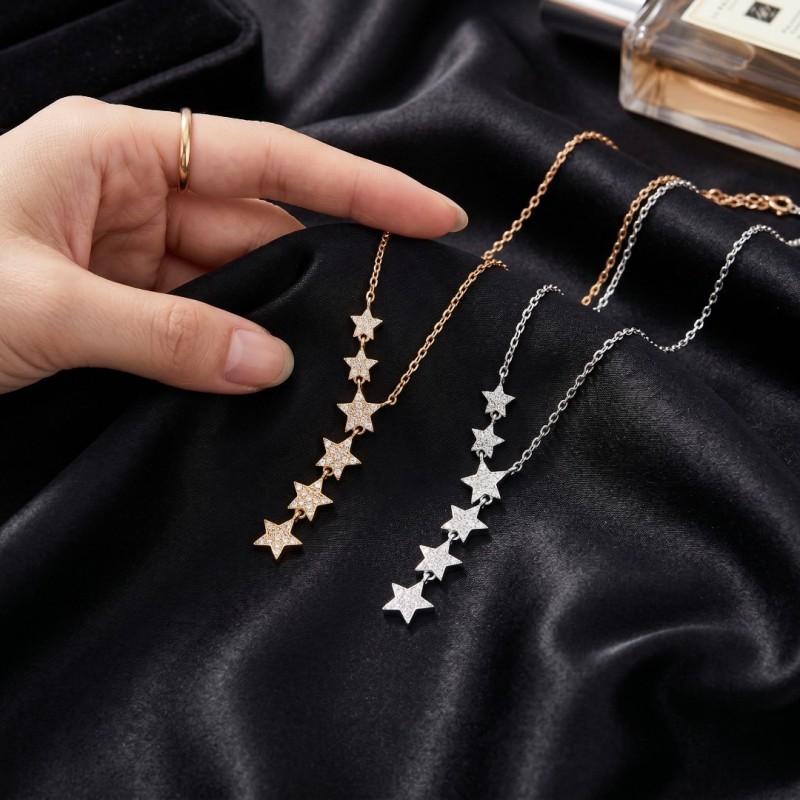 Gold Renk Çelik Yıldız Kadın Kolye - Zirkon Taşlı Minimalist Tasarım