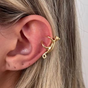 Şık Kedi Tasarımlı Kıkırdak Küpesi  |  Kararmaz & Antialerjik Altın Kaplama 