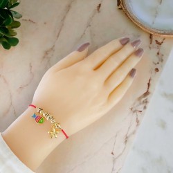 Minimalist Charmlı Bileklik - Şık ve Zarif Tasarım, Ayarlanabilir ve Kararmaz Özellik - Kırmızı Renkli  Minimalist Charmlı Bileklik - Şık ve Zarif Tasarım, Ayarlanabilir ve Kararmaz Özellik - Kırmızı Renkli