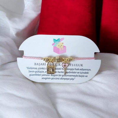 Anahtar ve Kilit Charmlı Pembe İpli Ayarlanabilir Antialerjik Bileklik – Aşk ve Güvenin Sembolü Anahtar ve Kilit Charmlı Pembe İpli Ayarlanabilir Antialerjik Bileklik – Aşk ve Güvenin Sembolü