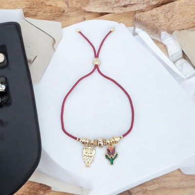 Baykuş ve Lale Charmlı Bordo Renk Ayarlanabilir Kordon Bileklik – Kararmaz & Şık Tasarım Baykuş ve Lale Charmlı Bordo Renk Ayarlanabilir Kordon Bileklik – Kararmaz & Şık Tasarım