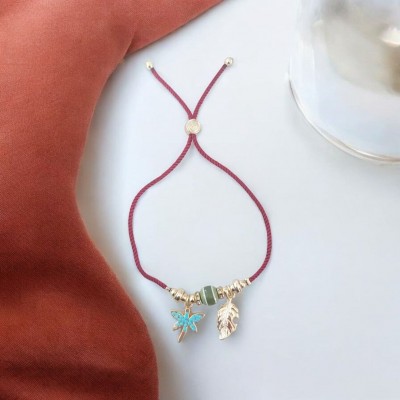 Kelebek ve Yaprak Charmlı Bordo Renk Ayarlanabilir Bileklik – Kararmaz & Şık Tasarım