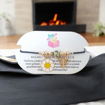 Papatya Charmlı Siyah Renk Ayarlanabilir Bileklik – Kararmaz & Şık Tasarım