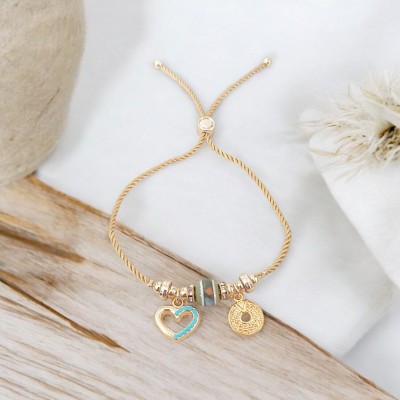 Kalp Charmlı Hardal Renk Ayarlanabilir Bileklik – Kararmaz & Şık Tasarım