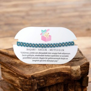 El Yapımı Papatya Desenli Petrol Rengi Miyuki Boncuk Bileklik – Anlamlı & Şık Aksesuar