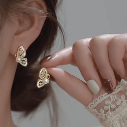 Zarif Kelebek Figürlü İnci Küpe |  Şık ve Modern Antialerjik Çelik Gold Kaplama