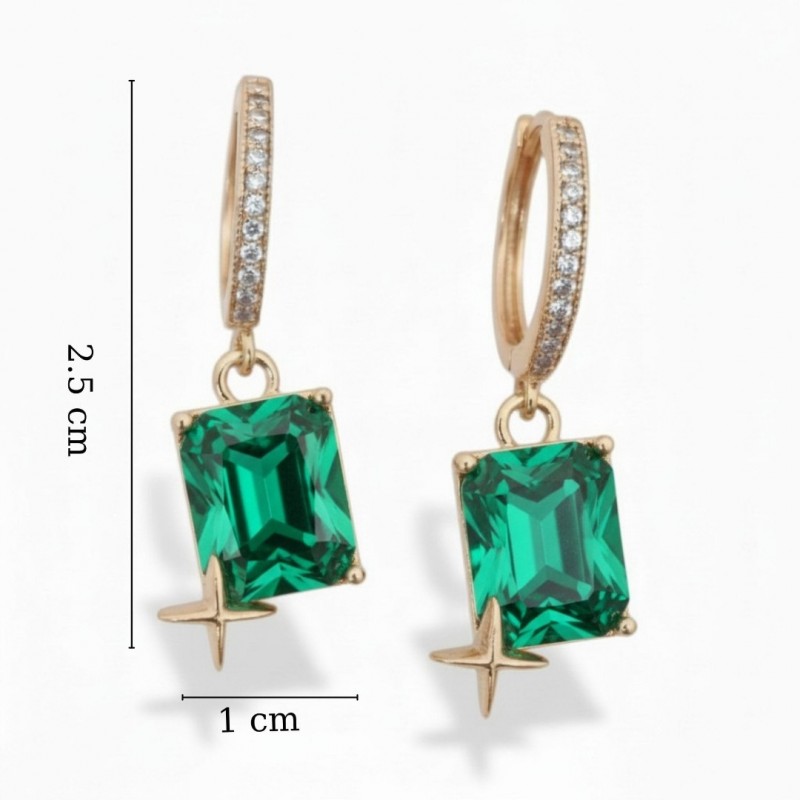 Zümrüt Yeşili Baget Taşlı Yıldız Detaylı Gold Çelik Küpe Zümrüt Yeşili Baget Taşlı Yıldız Detaylı Gold Çelik Küpe