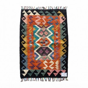 Çalışma Alanlarına İlham Katan Dokunuş: Kök Boya %100 Yün El Dokuma Kilim (92 x 63 cm)