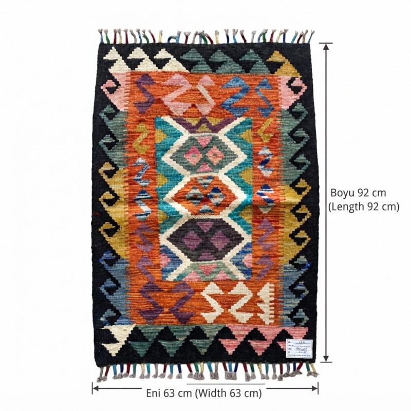 Çalışma Alanlarına İlham Katan Dokunuş: Kök Boya %100 Yün El Dokuma Kilim (92 x 63 cm)