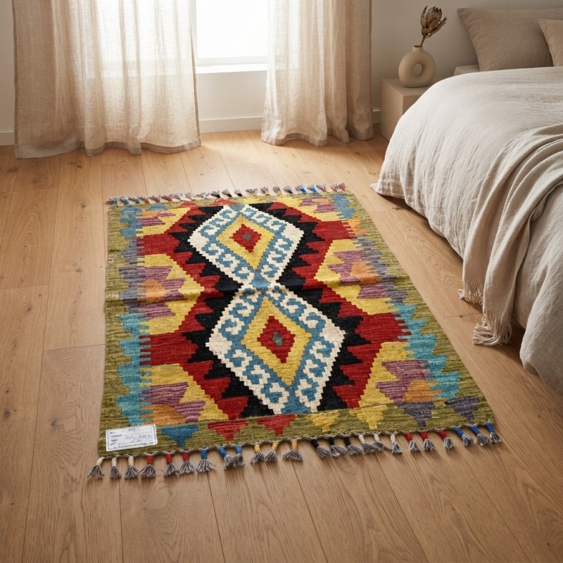 Huzurlu Okuma Anlarının Eşlikçisi: Kök Boya %100 Yün El Dokuma Otantik Kilim (93 x 60 cm)