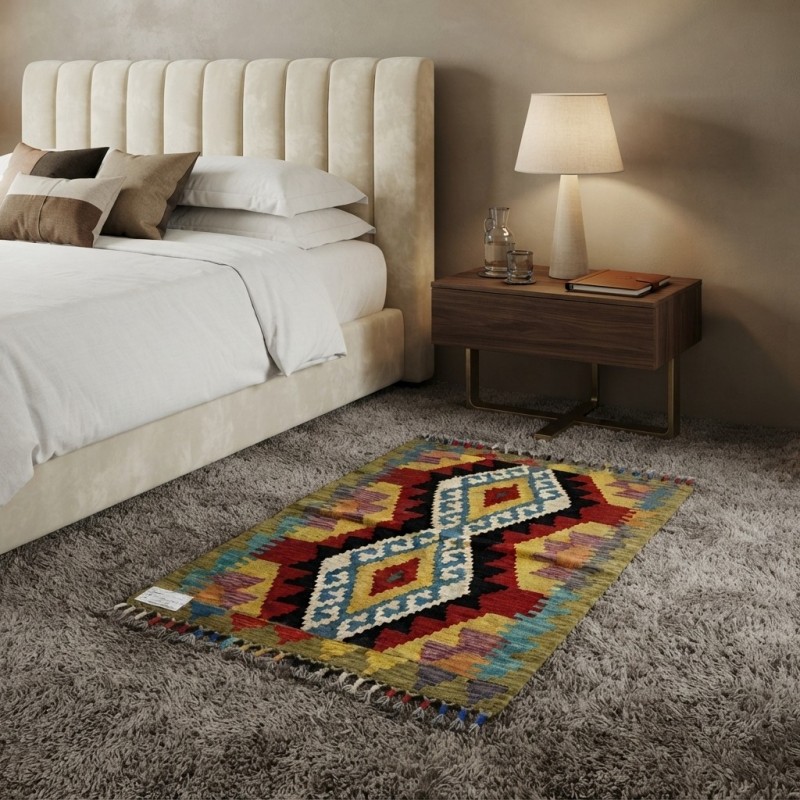 Huzurlu Okuma Anlarının Eşlikçisi: Kök Boya %100 Yün El Dokuma Otantik Kilim (93 x 60 cm)