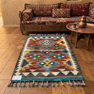 Açık Alan Keyfinize Otantik Dokunuş: Kök Boya %100 Yün El Dokuma Kilim (91 x 62 cm)
