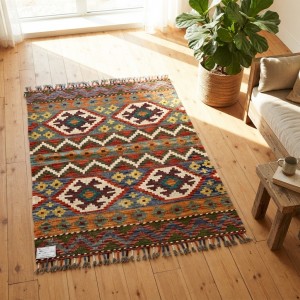 Doğayla İç İçe Otantik Sıcaklık: Kök Boya %100 Yün El Dokuma Kilim (116 x 87 cm)