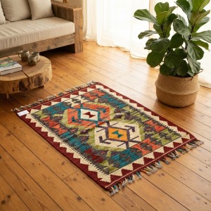Mekana Karakter Katan Canlı Tonlar: Dünyada Tek El Dokuma Yün Kilim (104 x 77 cm)