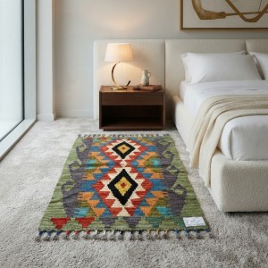 Doğal Yaşam Alanlarına Otantik Dokunuş: Kök Boya %100 Yün El Dokuma Kilim (92 x 62 cm)