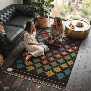 Samimi Sohbetlerin Sıcak Dokusu: Kök Boya %100 Yün El Dokuma Otantik Kilim (120 x 81 cm)