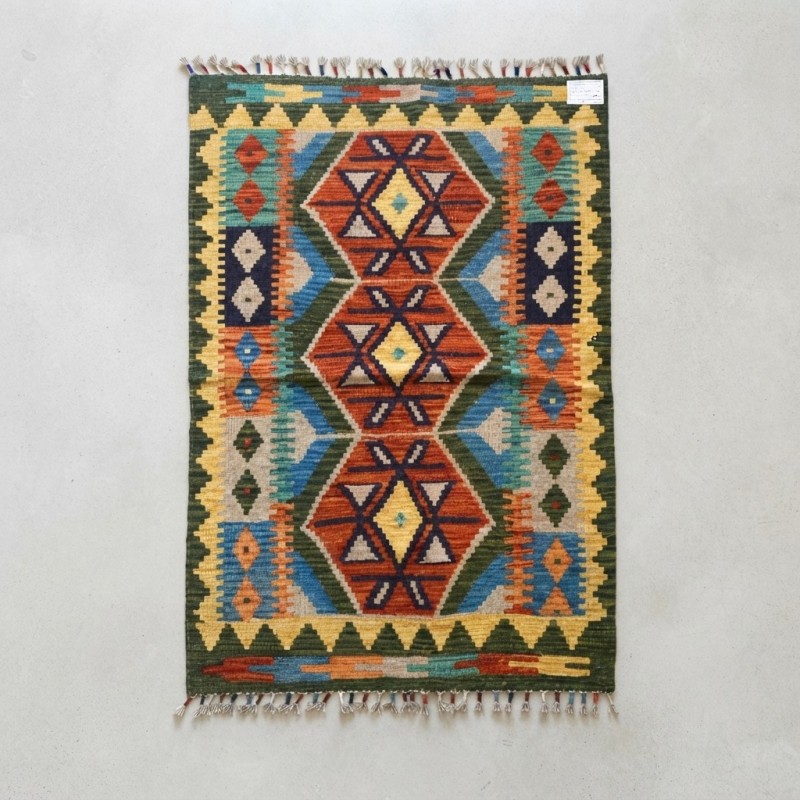 Huzur ve Doğallığın Simgesi: Kök Boya %100 Yün El Dokuma Otantik Kilim (126 x 83 cm)