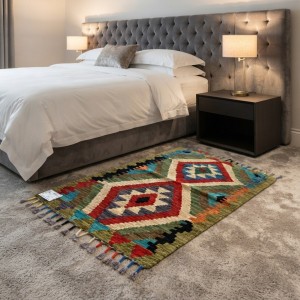 Ege Esintili Otantik Zarafet: Kök Boya %100 Yün El Dokuma Kilim (91 x 60 cm)