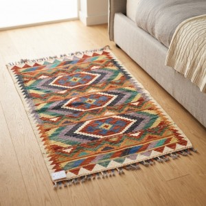 Evinize Sıcak Bir Karşılama: Kök Boya %100 Yün El Dokuma Otantik Kilim (113 x 83 cm)