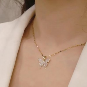 Taşlı Kelebek Kolye - Altın Kaplama Şık Kadın Çelik Kolye