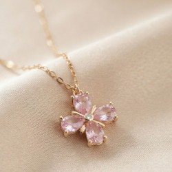 Yonca Figürlü Pembe Zirkon Taşlı Gold Kolye | İmalattan Toptan Çelik Takı