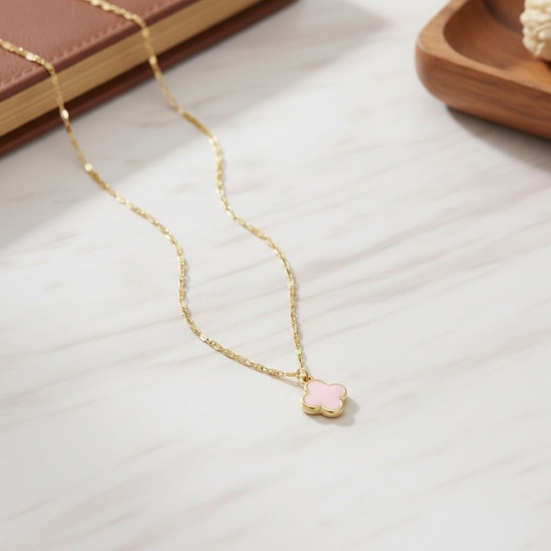 Pembe Yonca Model Kolye