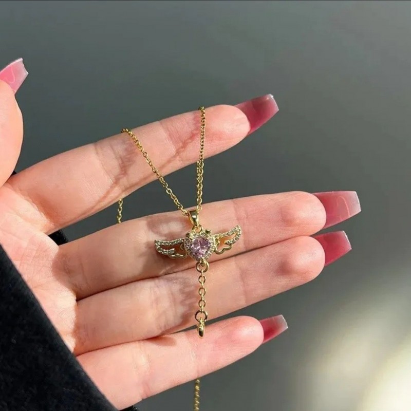 Kalp Detaylı Melek Kanadı Kolye | Pembe Zirkon Taşlı Kararmaz Altın Kaplama Kalp Detaylı Melek Kanadı Kolye | Pembe Zirkon Taşlı Kararmaz Altın Kaplama