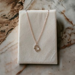 Kelebek Detaylı Kalp Kolye - Zirkon Taşlı Kararmaz Rose Kaplama 