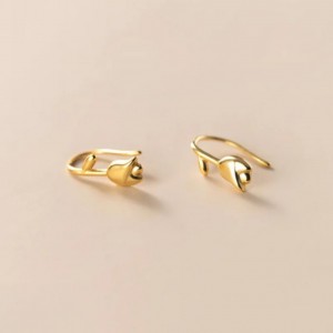 Minik Lale Tasarımı Antialerjik Çelik Küpe - Altın Kaplama Minik Lale Tasarımı Antialerjik Çelik Küpe - Altın Kaplama